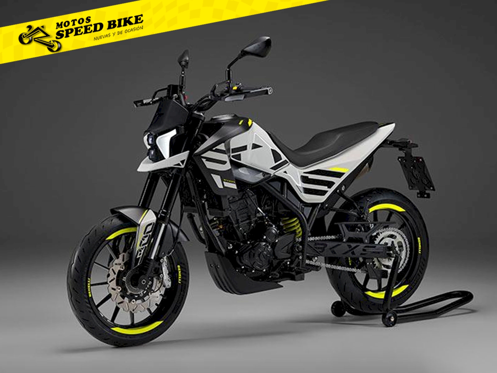 Benelli BKX 300 en Madrid - imagen 5