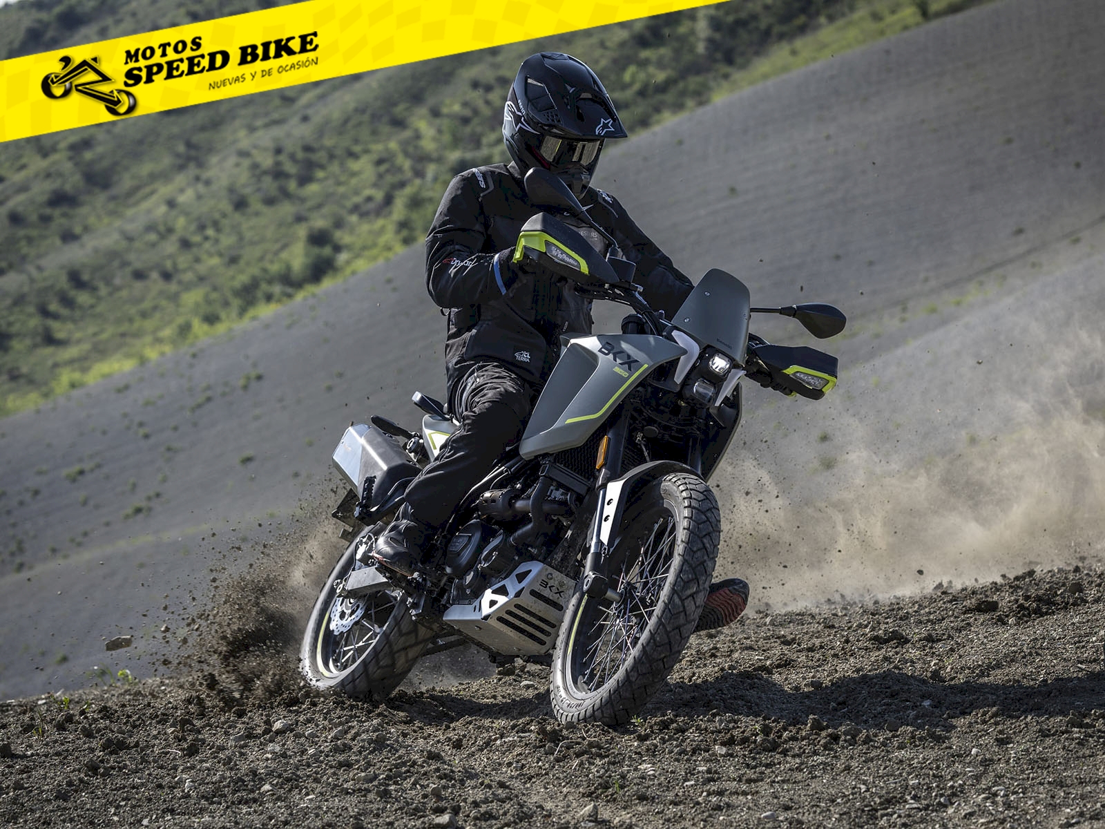 Benelli BKX 300 en Madrid - imagen 6