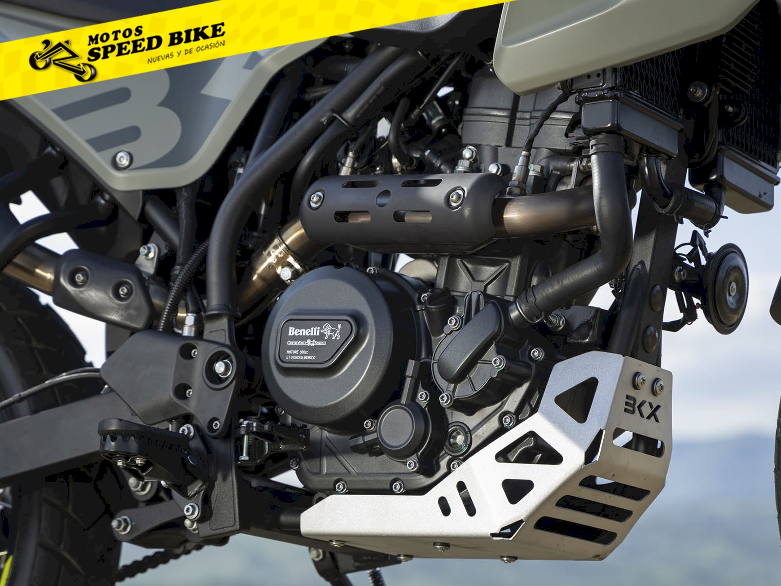 Benelli BKX 300 en Madrid - imagen 9